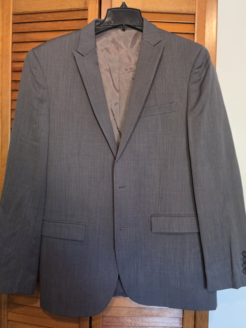 Egara Men's Charcoal Gray Two-Button Suit Jacket